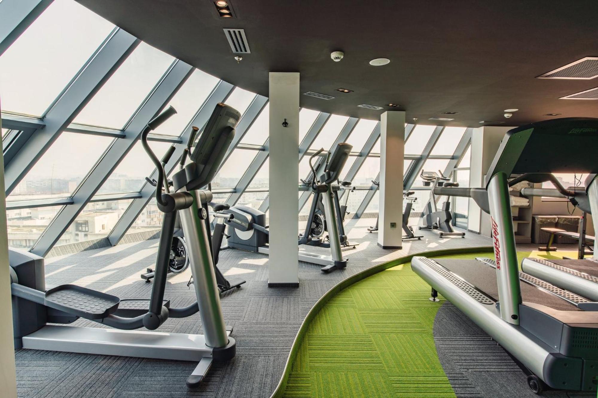Holiday Inn Bucharest - Times, An Ihg Hotel מראה חיצוני תמונה