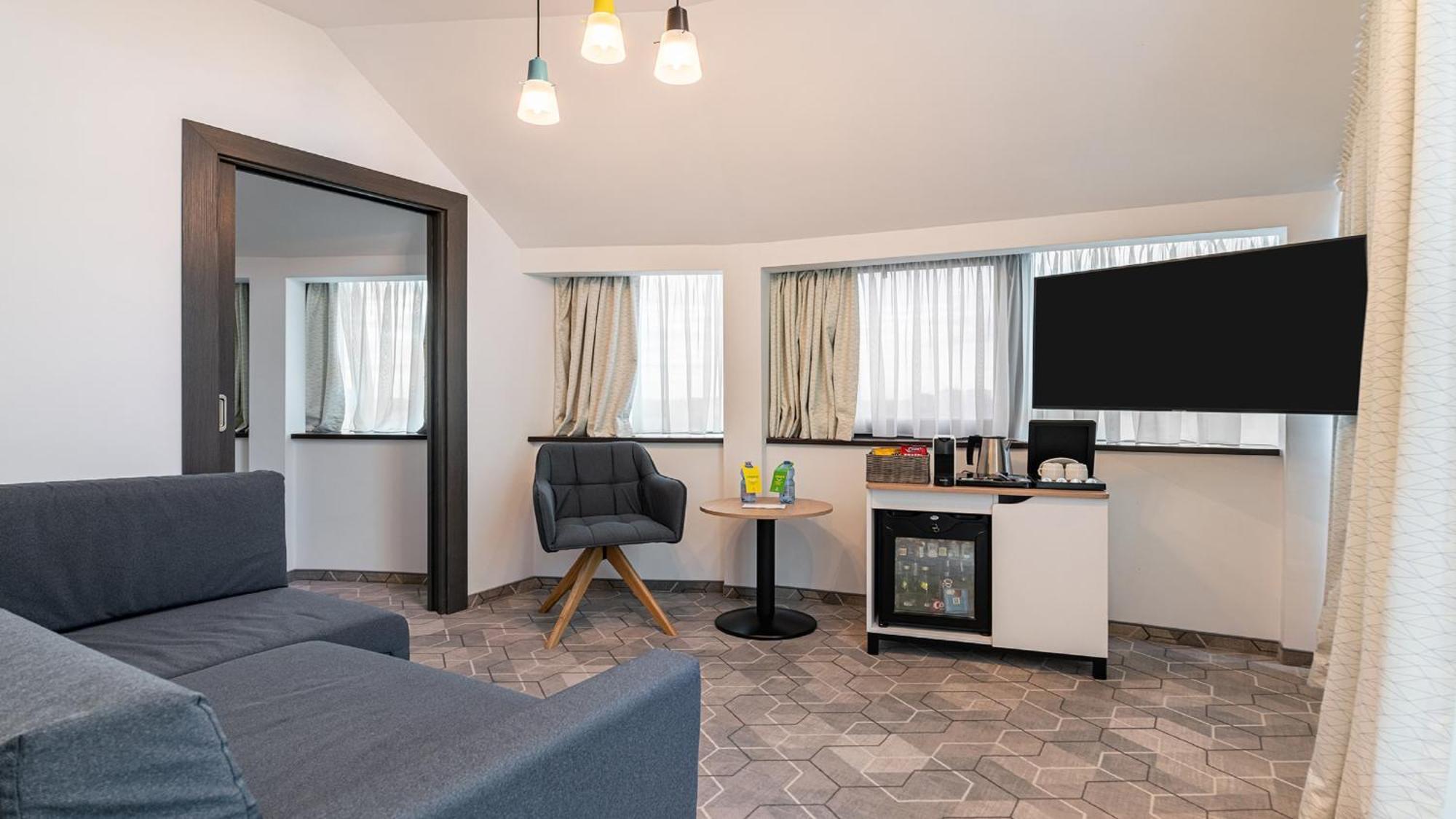 Holiday Inn Bucharest - Times, An Ihg Hotel מראה חיצוני תמונה